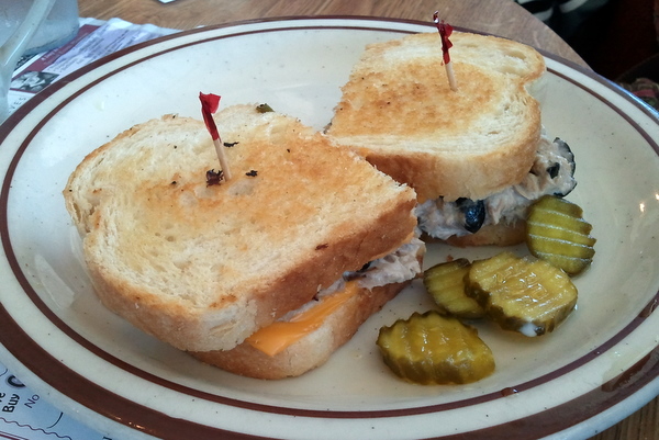 Tuna sandwich