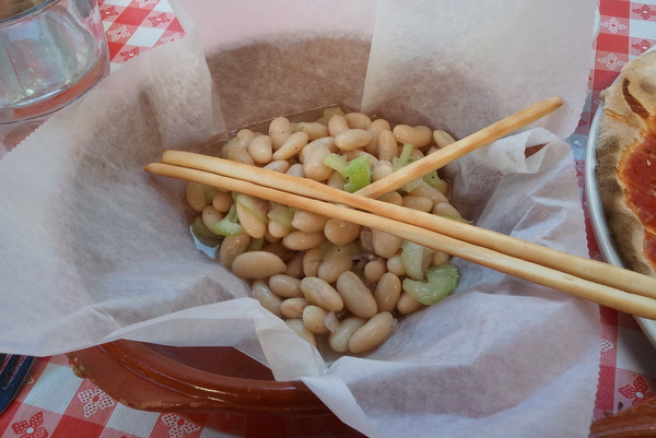 Cannellini beans, fresh parsley, red onion in olive oil