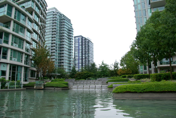 Apartments near Coal Harbour. Wouldn't mind living in these ...